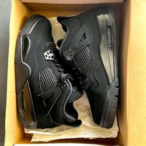 Black Cats Sz 7